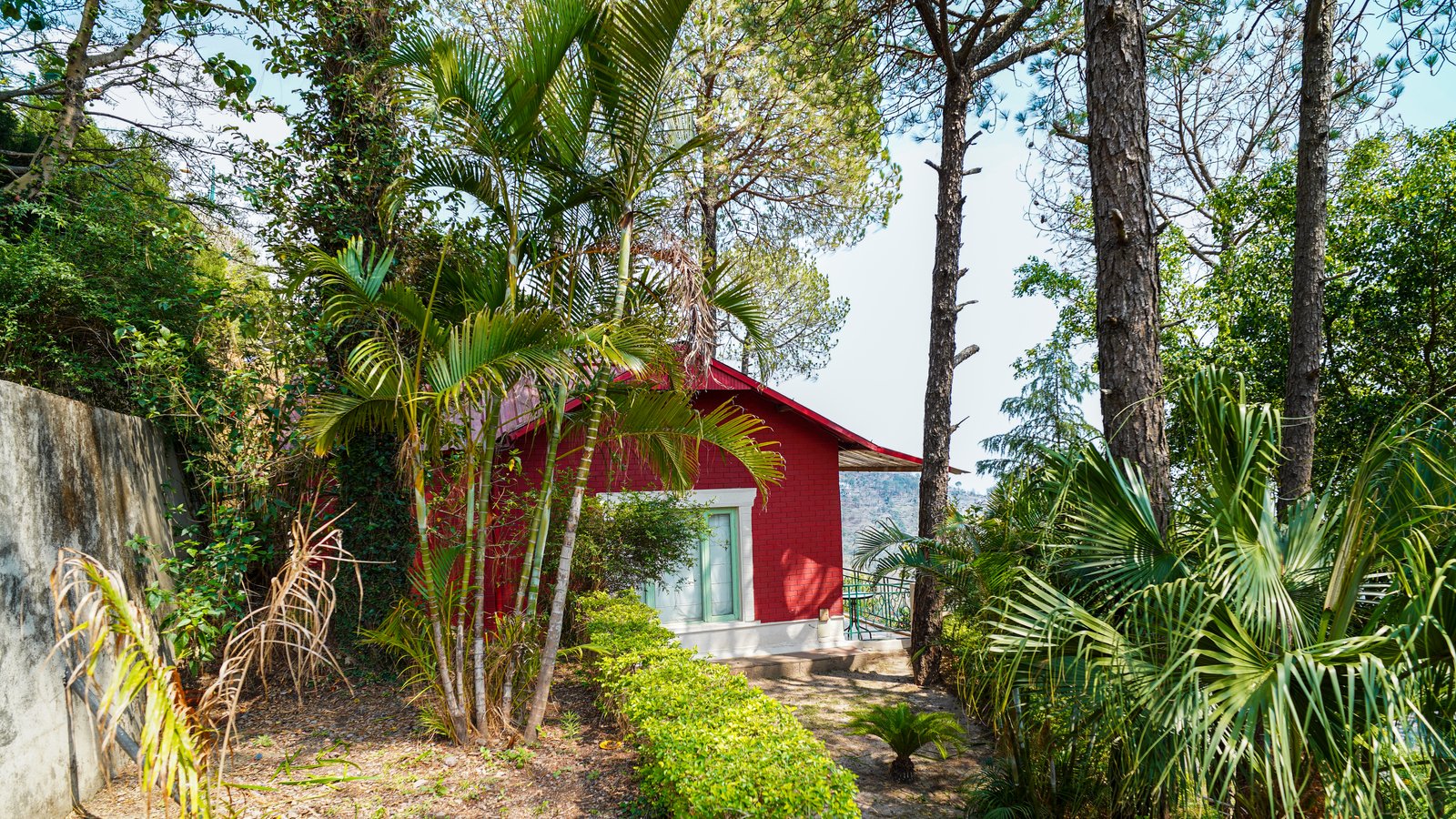 Bird Trail Cottage exterior — The Sirmour Retreat