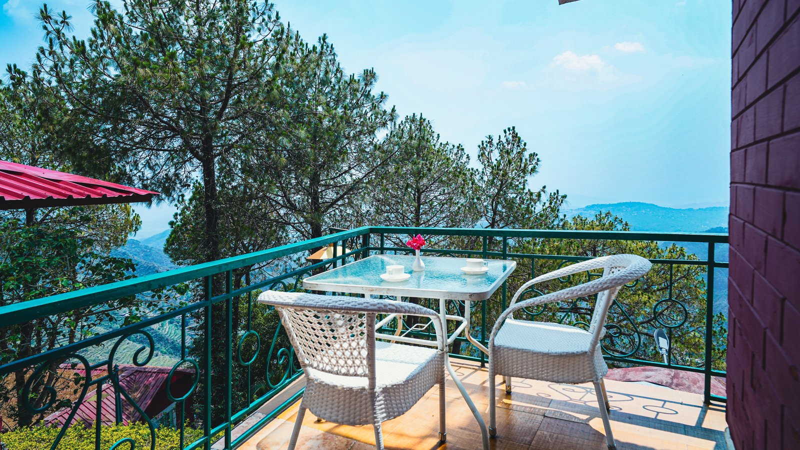 Bird Trail Cottage private balcony 2 — The Sirmour Retreat