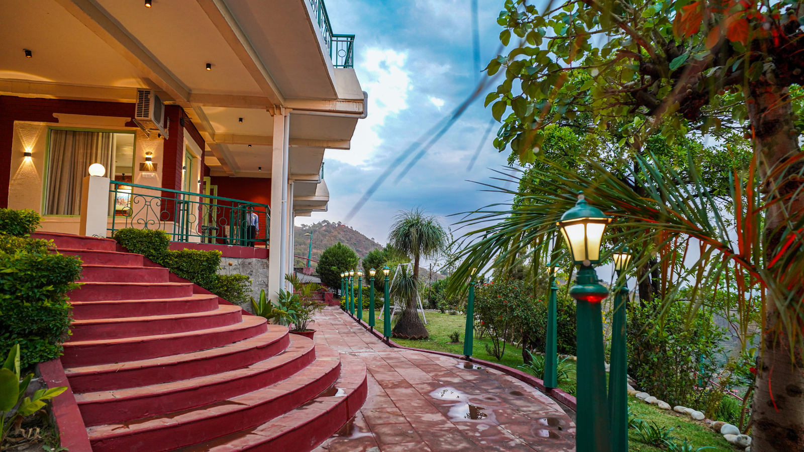 Mountain Trail Cottage outer facade — The Sirmour Retreat Nahan
