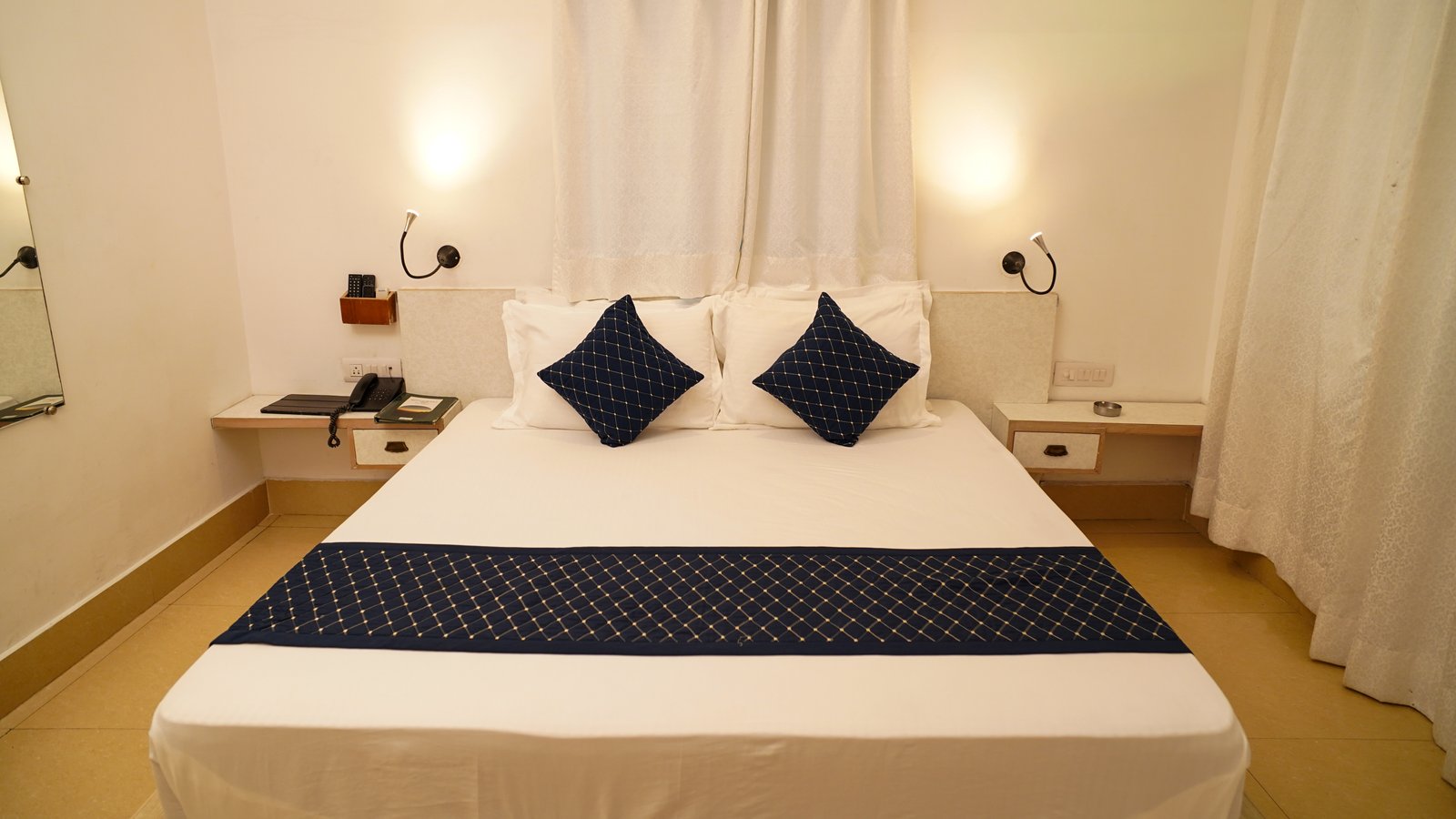 Woodhouse I room — The Sirmour Retreat