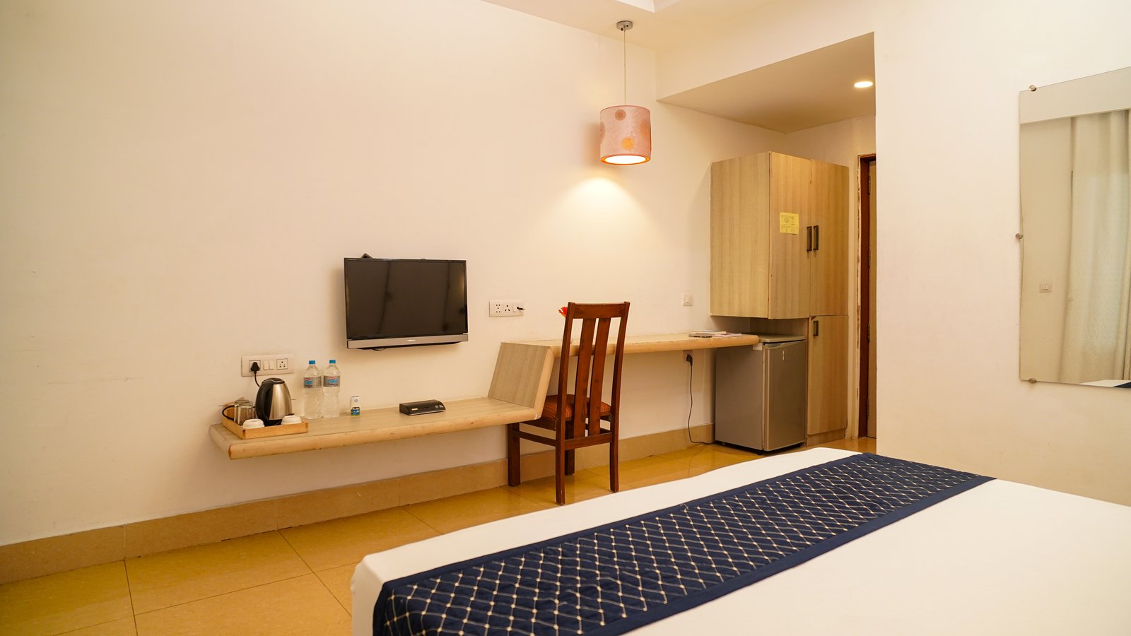 Woodhouse I room 4 — The Sirmour Retreat