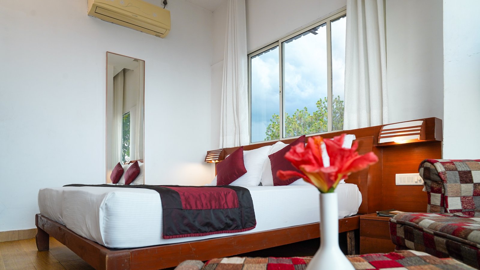 Woodhouse II interiors — The Sirmour Retreat Nahan
